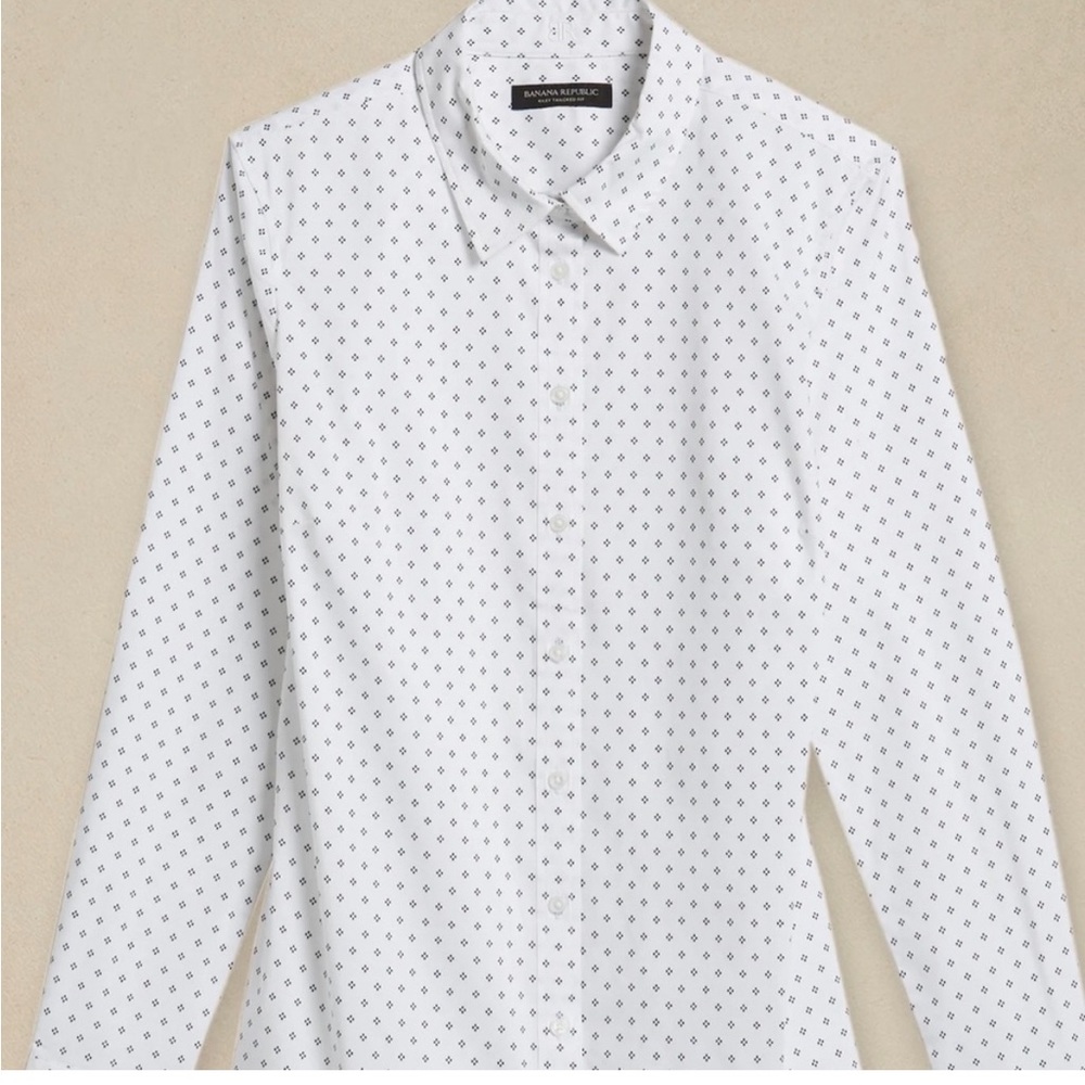 Brand New BR Riley Tailored Fit. Size 6T, long sleeve in white with black dots